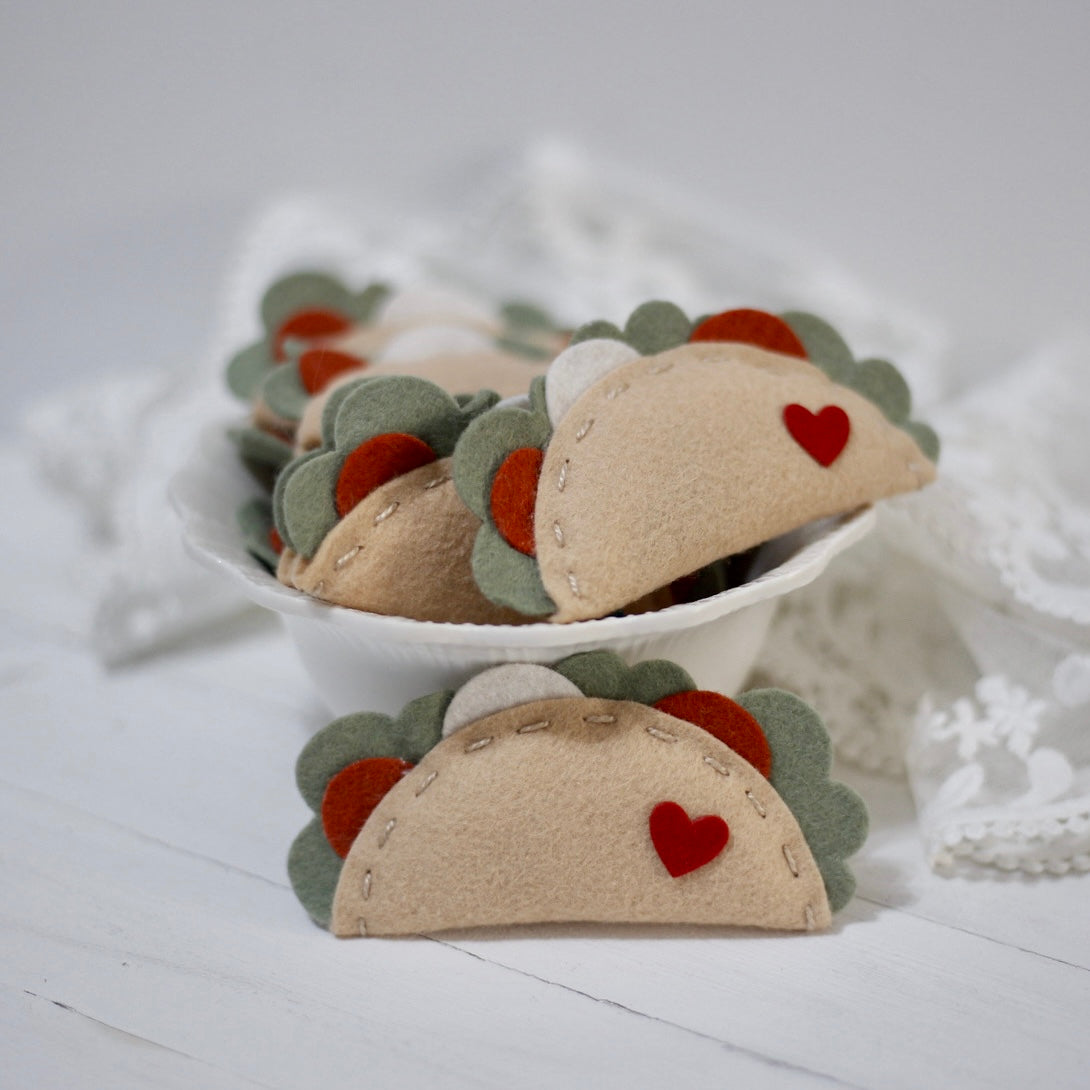 Womenmart Taco Organic Catnip Toy view 3