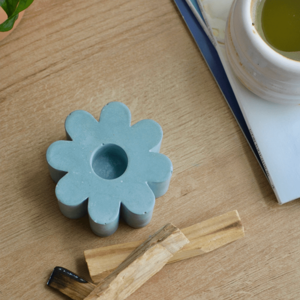 Womenmart Daisy Candle Holder view 3