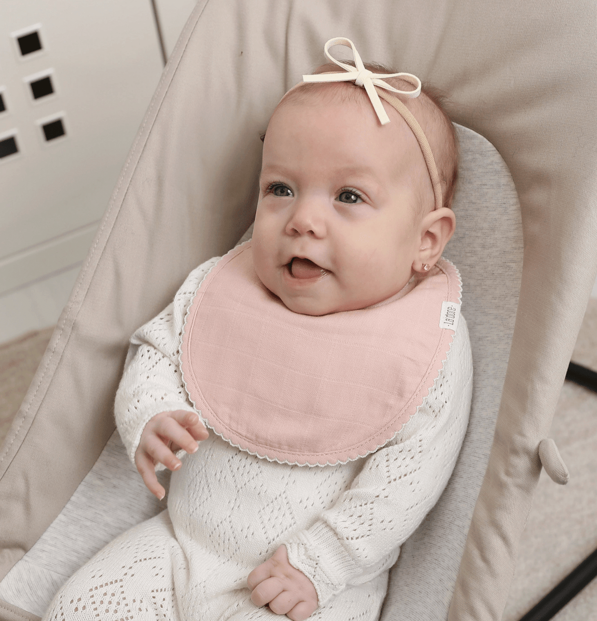 Womenmart Muslin Bib Set Blush Mini Flower view 2