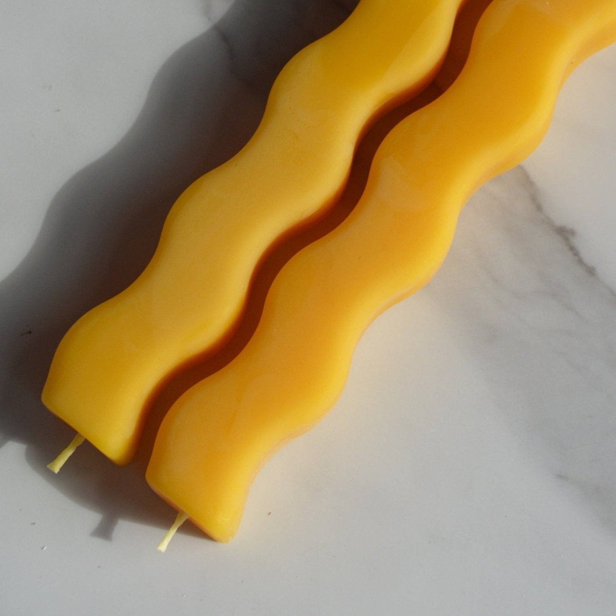 Womenmart Wavy Beeswax Candlestick Set view 6